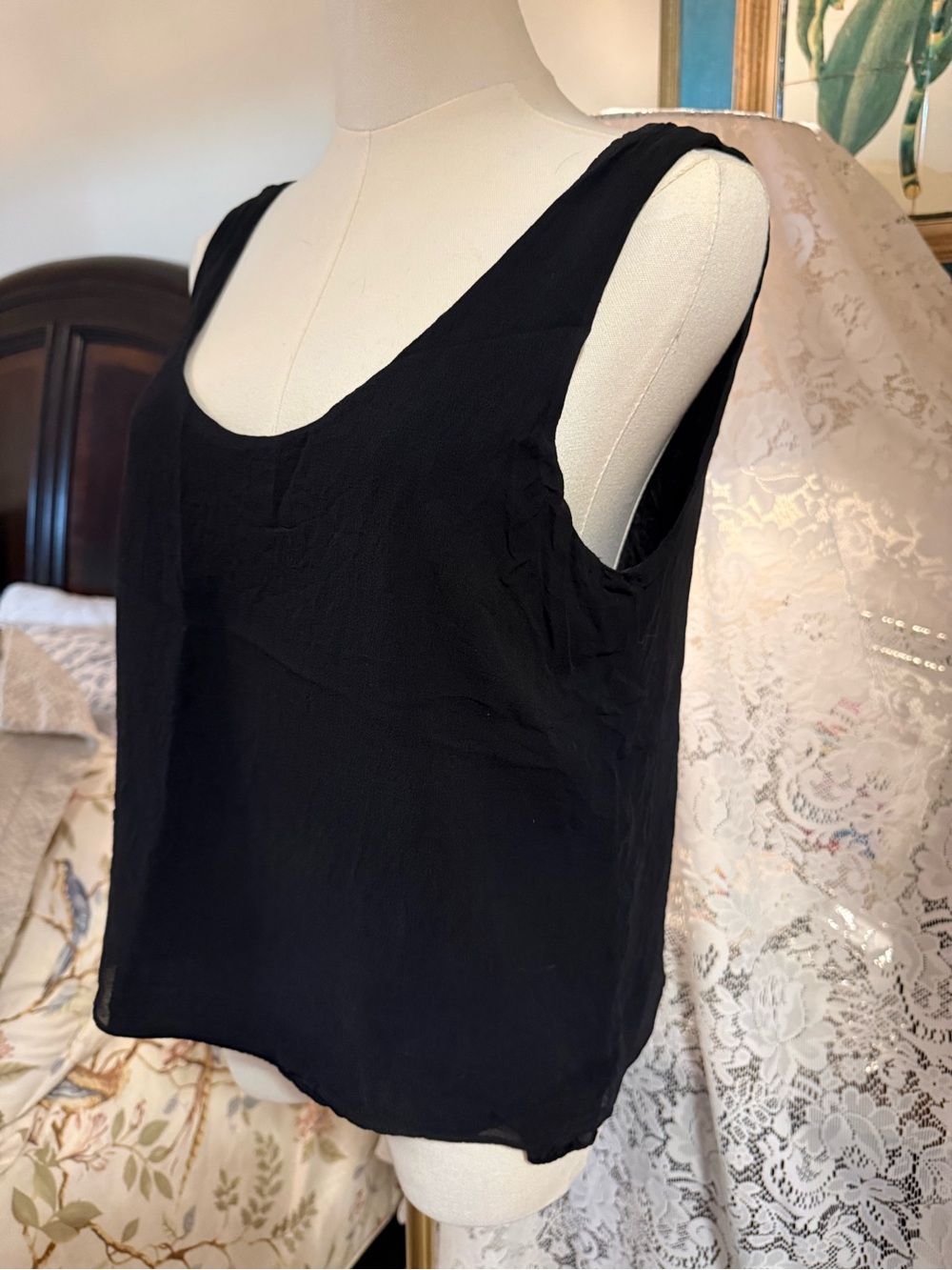 100% Silk Nordstrom Black Scoop Neck Sleeveless Camisole